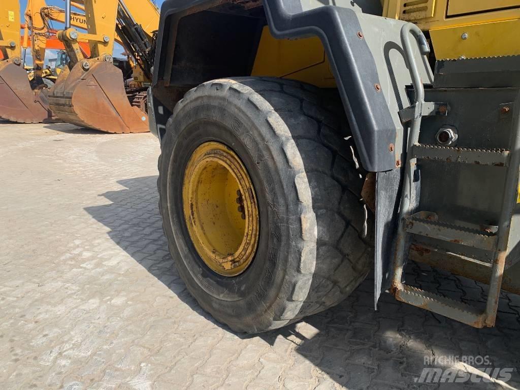 Komatsu WA 320-5H  휠로우더