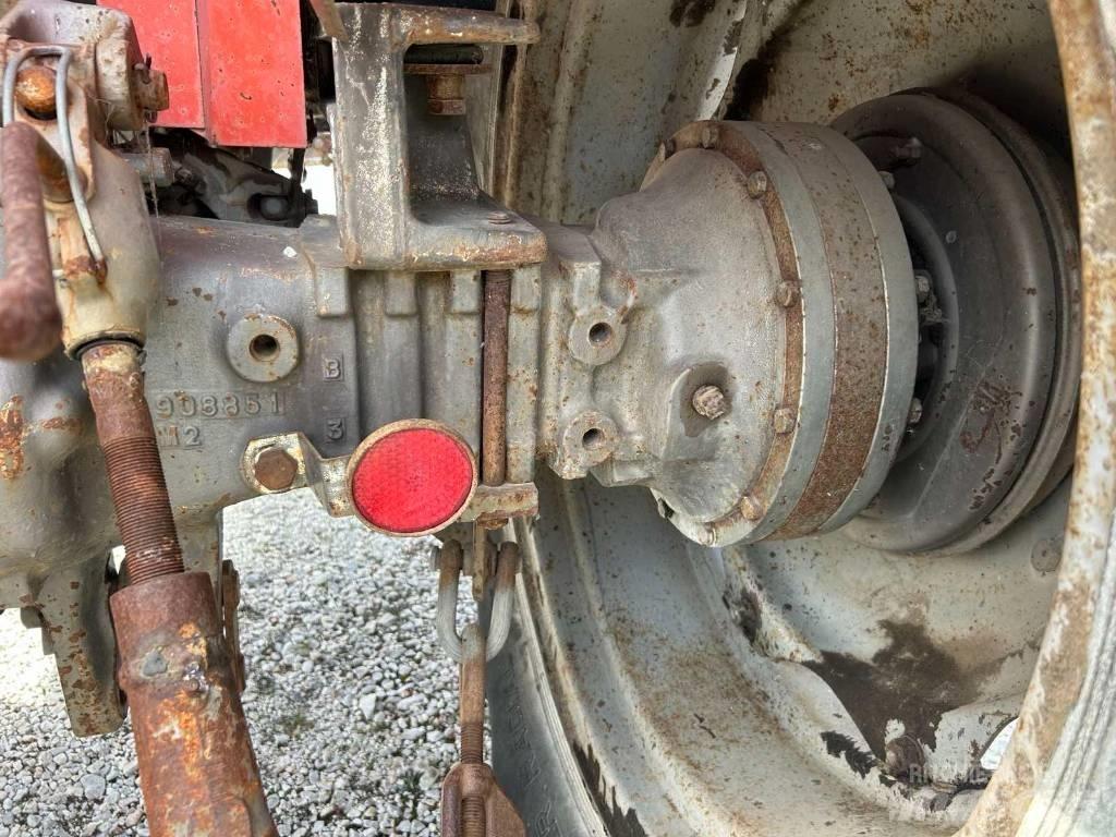 Massey Ferguson 590 트랙터