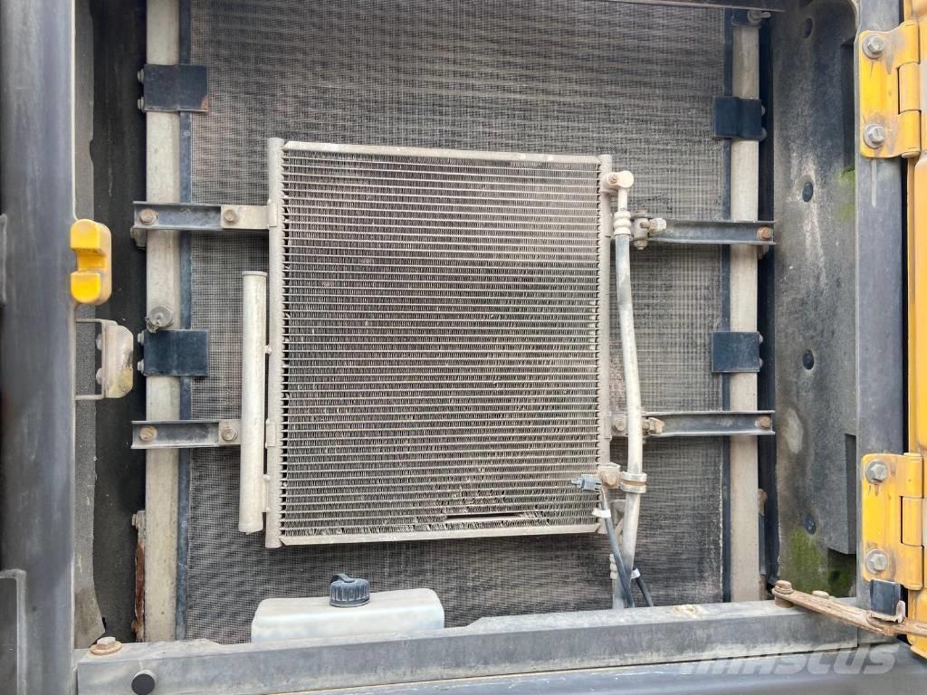 Volvo EC220El 대형 굴삭기 29톤 이상