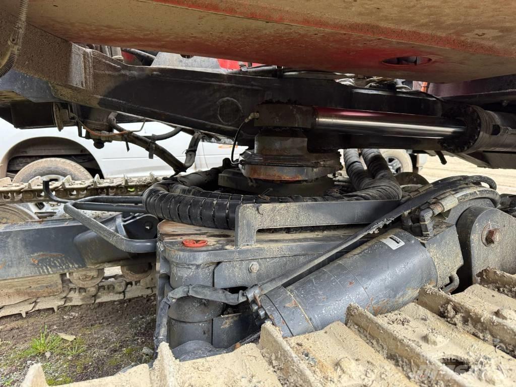 Sandvik DX 800R 도로 굴착기