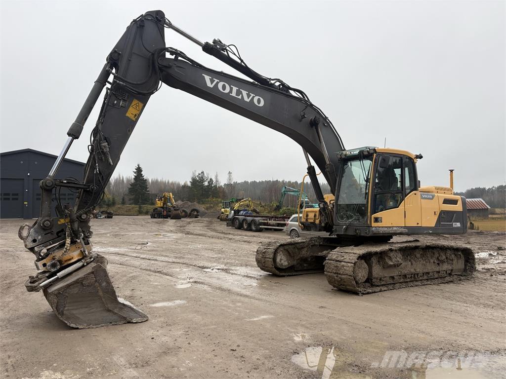 Volvo EC220DL 대형 굴삭기 29톤 이상