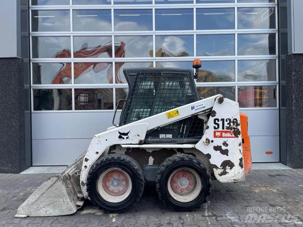 Bobcat S130  스키드로더
