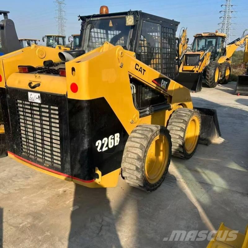 CAT 226  스키드로더