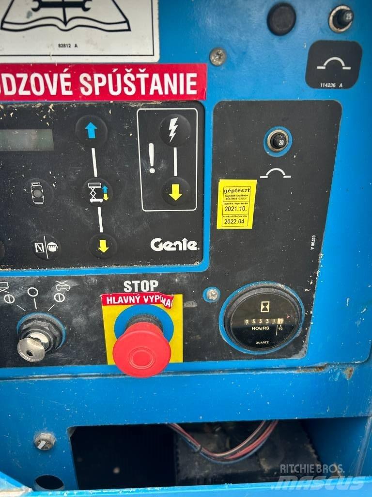 Genie GS 3384 RT 가위형 리프트