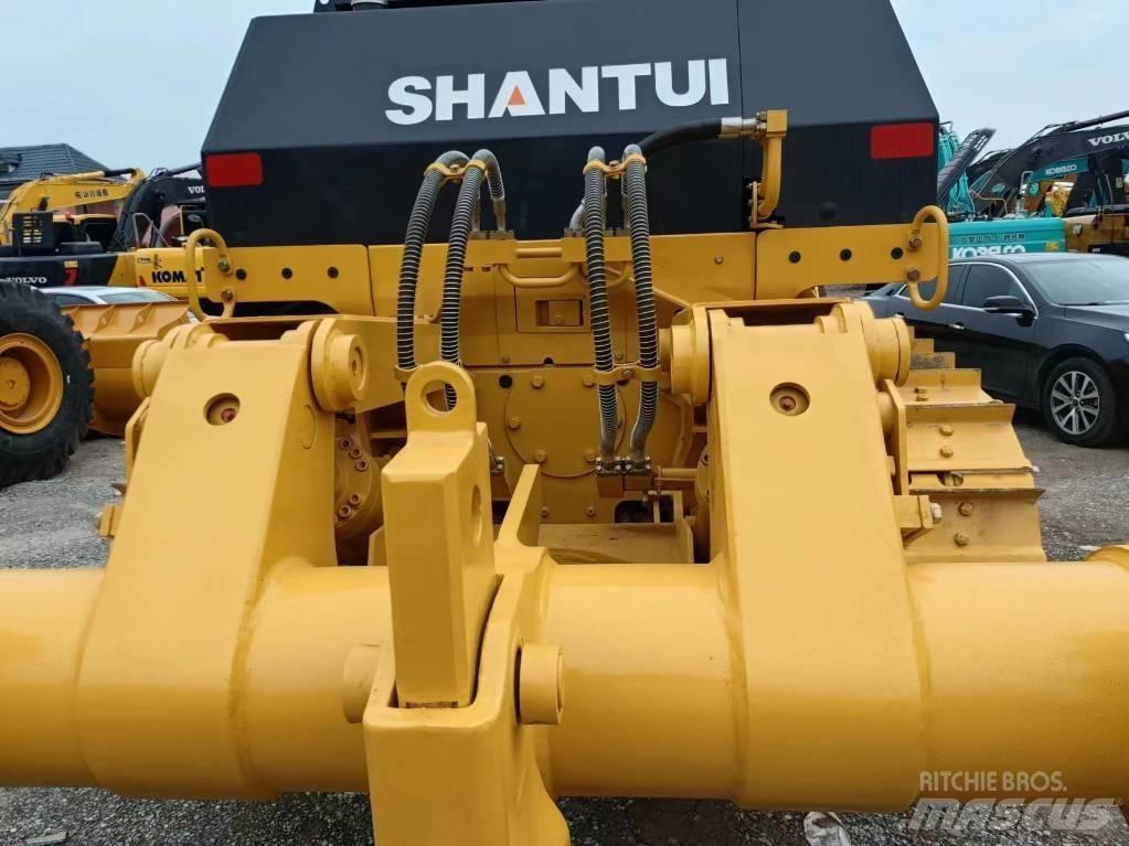 Shantui D22 크롤러 도저