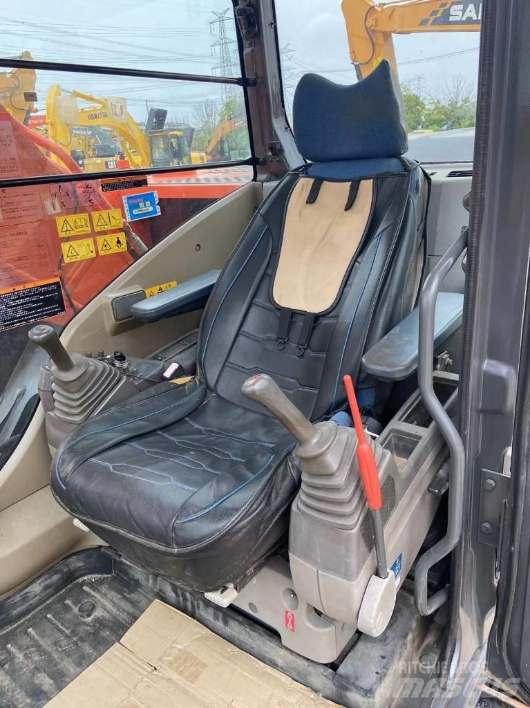 Hitachi ZX 240 대형 굴삭기 29톤 이상