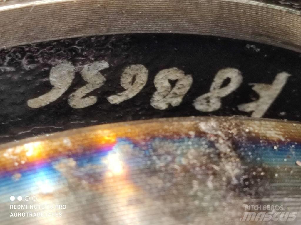 Bobcat T hub 차축