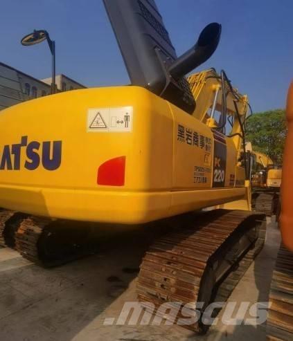 Komatsu PC 220-8 대형 굴삭기 29톤 이상