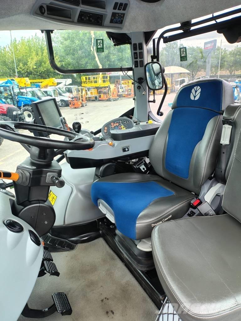 New Holland T 7.245 트랙터