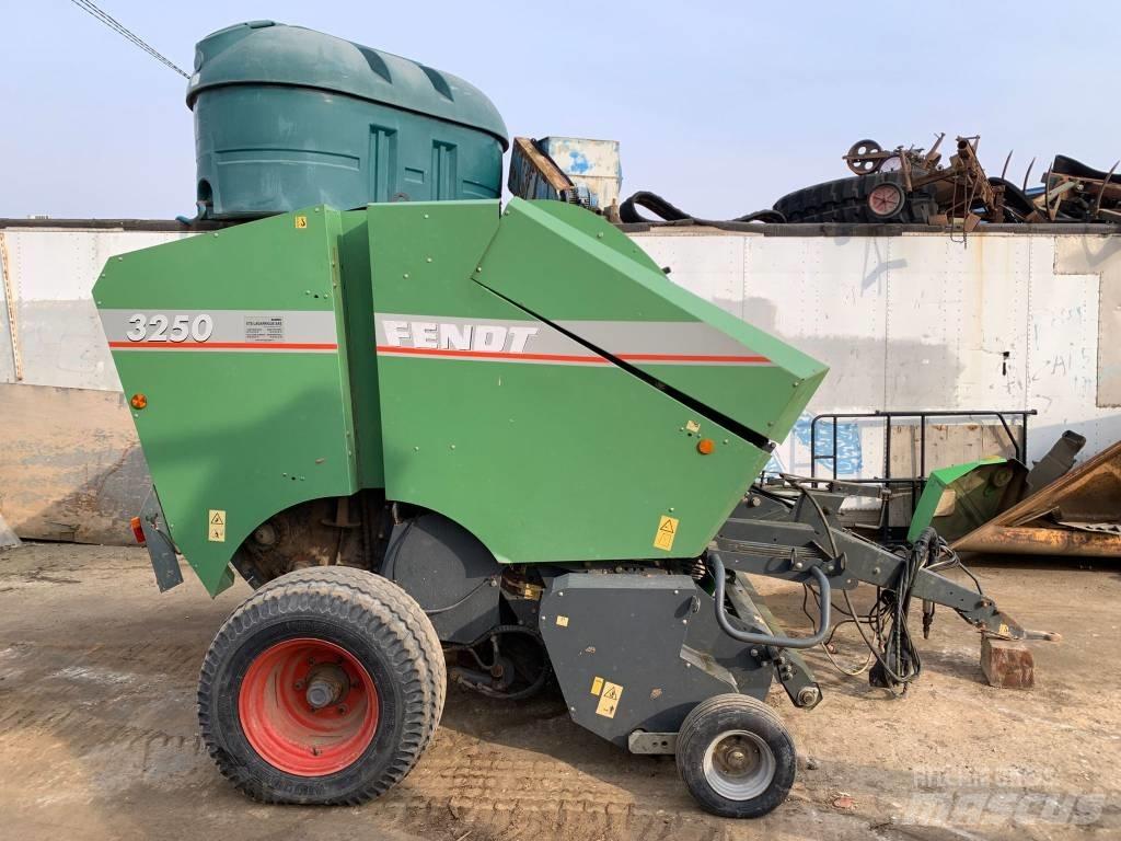 Fendt 3250 원형 곤포기