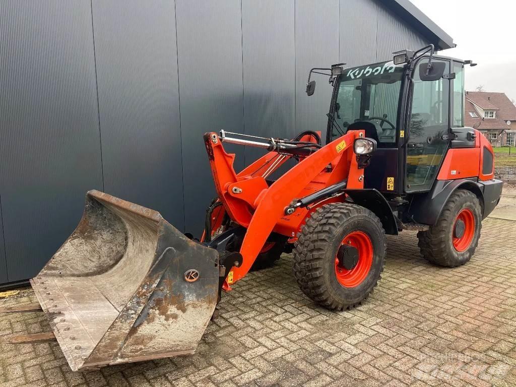 Kubota R065  휠로우더