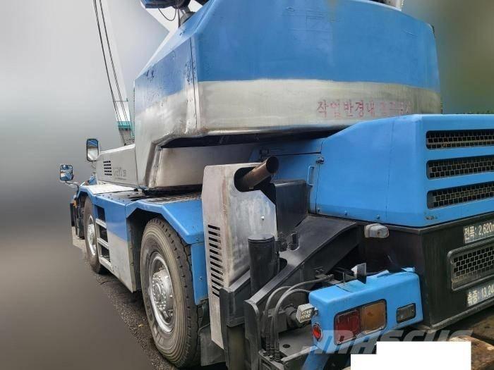 Tadano TR 250 M-6 R/T 크레인