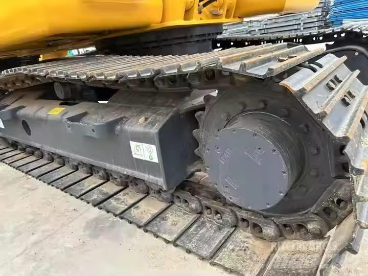 Komatsu PC130 대형 굴삭기 29톤 이상