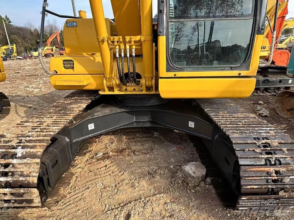 Komatsu PC 130 대형 굴삭기 29톤 이상