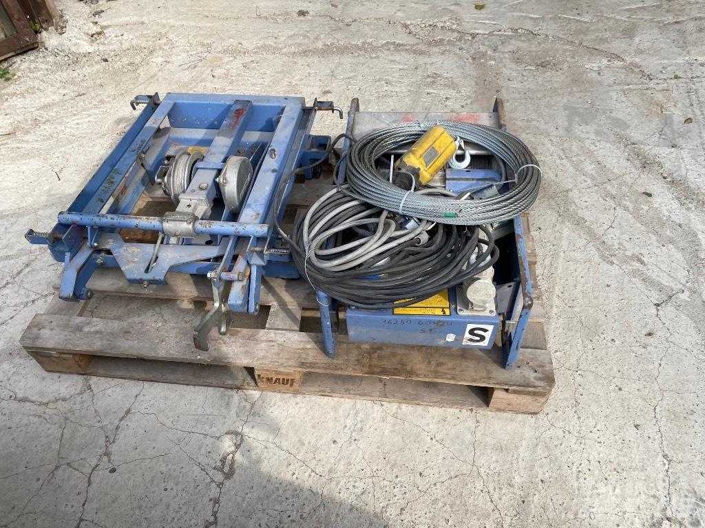 Geda Lift 250 자재 기중기 및 권양기