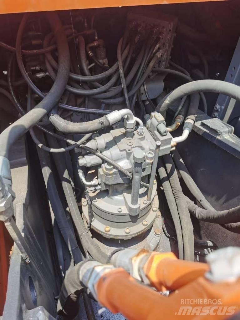 Hitachi ZX 210 대형 굴삭기 29톤 이상