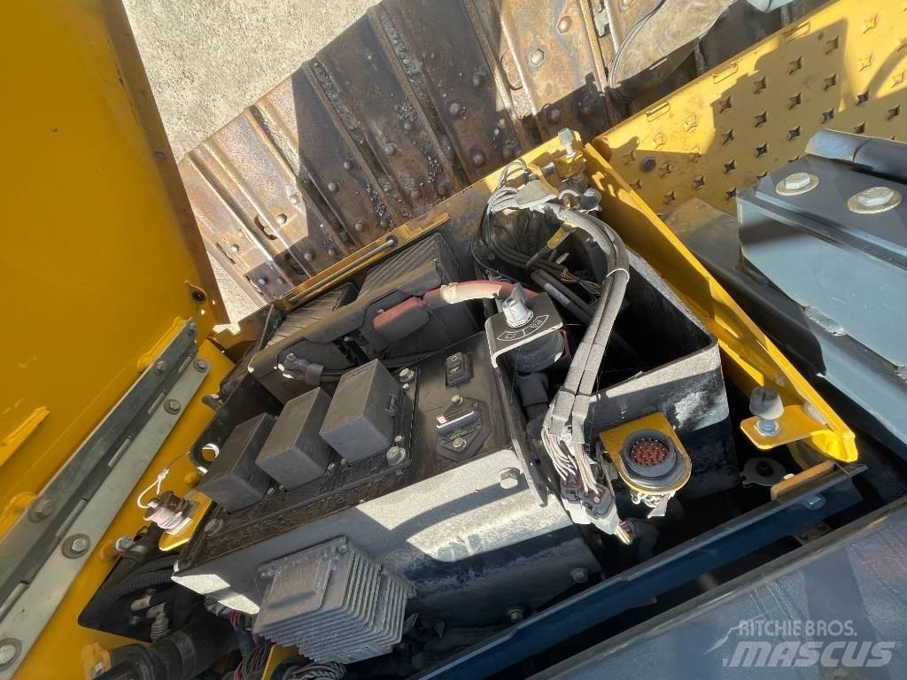 DEERE 700K 크롤러 도저