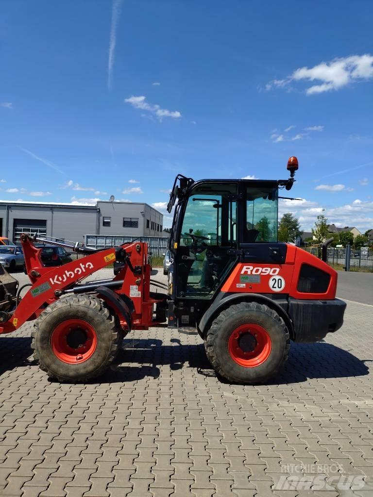 Kubota R 090  휠로우더
