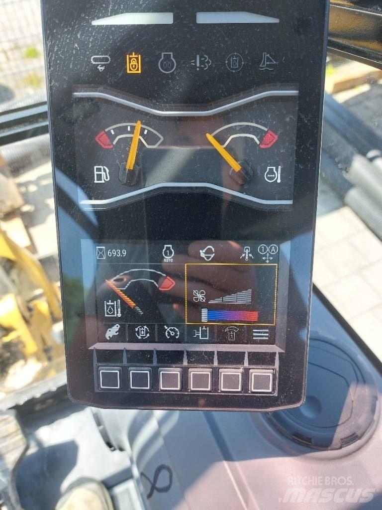 CAT 301.8 소형 굴삭기 7톤 미만
