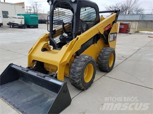 CAT 272 D  스키드로더
