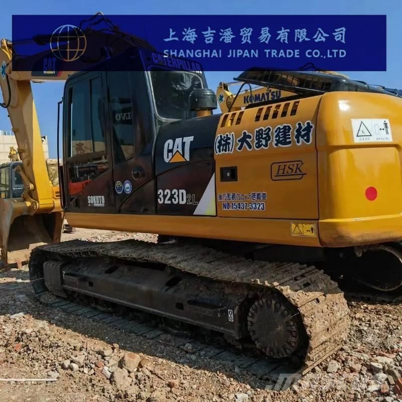 CAT 323 D 대형 굴삭기 29톤 이상