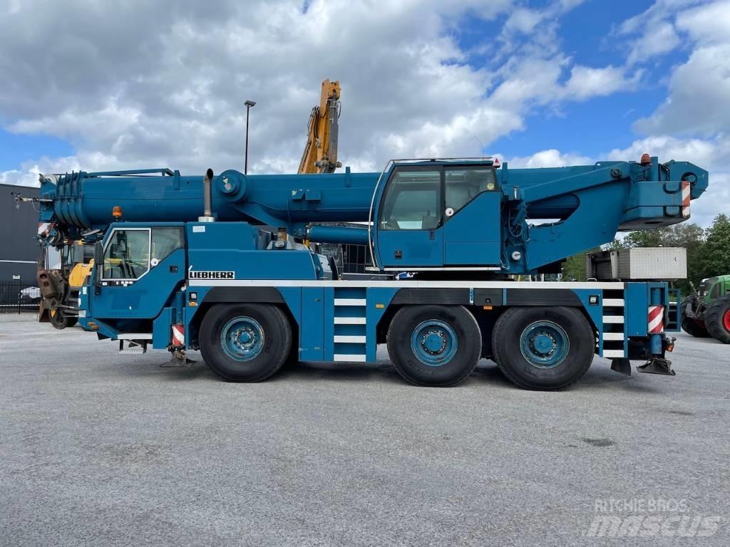 Liebherr LTM 1055-1 A/T 크레인