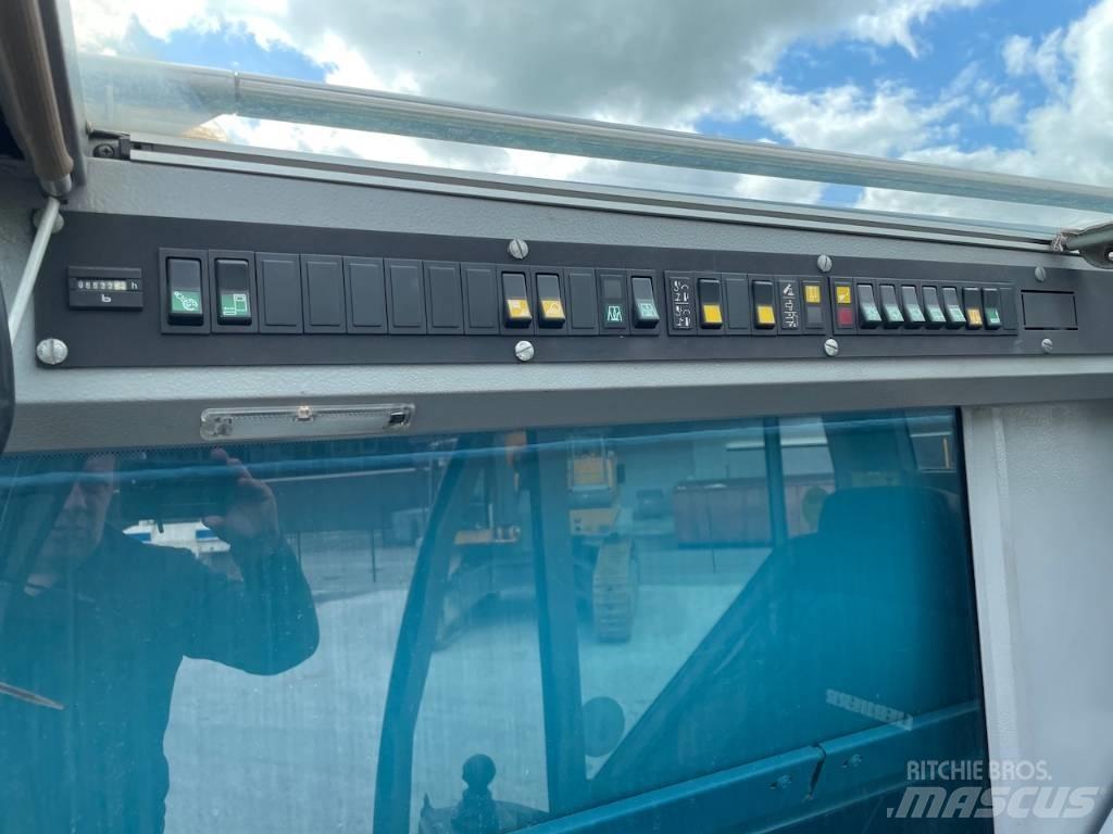 Liebherr LTM 1055-1 A/T 크레인