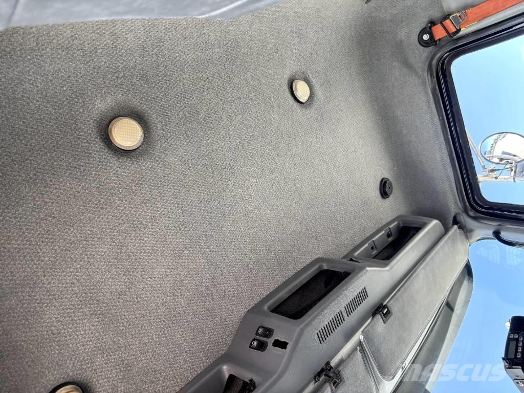 Mack CHU 613 회수 차량