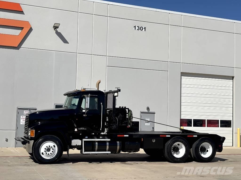 Mack CHU 613 회수 차량