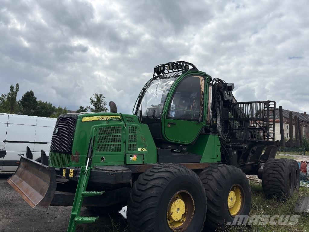 John Deere 1910E 원목 포워더