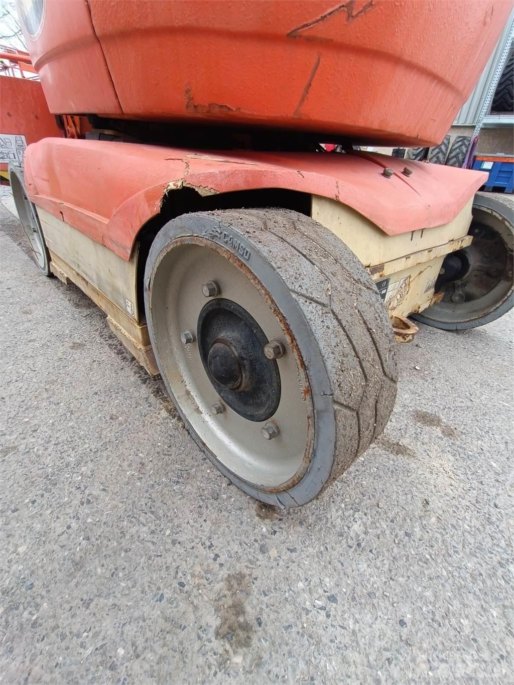 JLG T10E 기타 승강기와 플랫폼