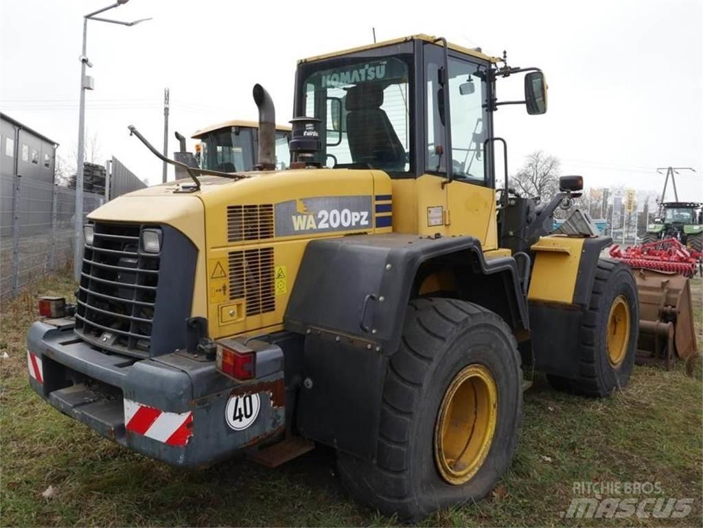 Komatsu WA 200 PZ  휠로우더