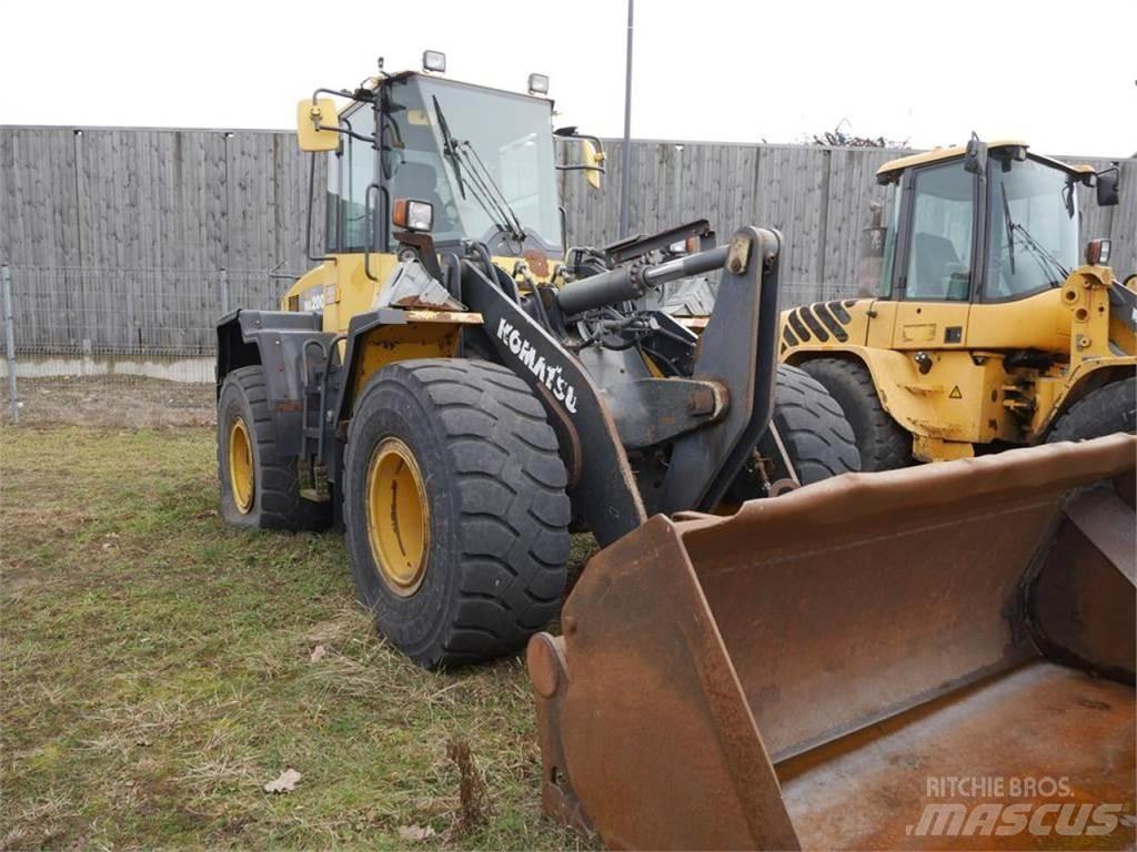 Komatsu WA 200 PZ  휠로우더