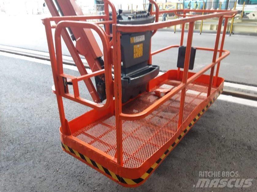 JLG 860 SJ 견인식 전동이동 리프트
