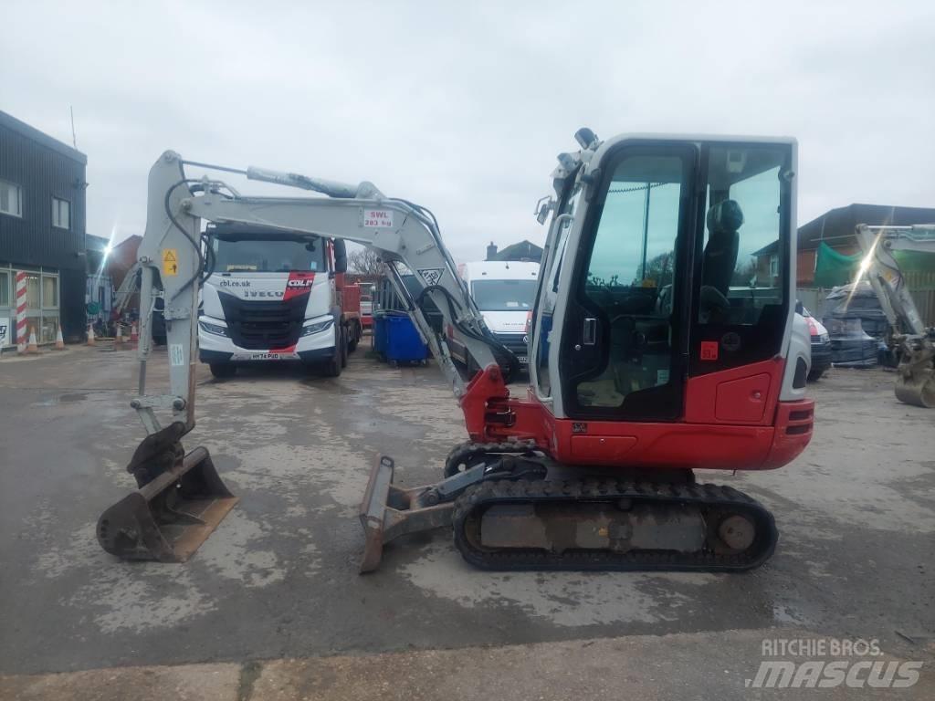 Takeuchi TB 230 소형 굴삭기 7톤 미만