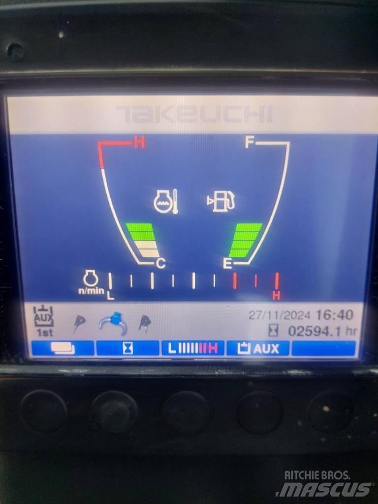 Takeuchi TB 230 소형 굴삭기 7톤 미만
