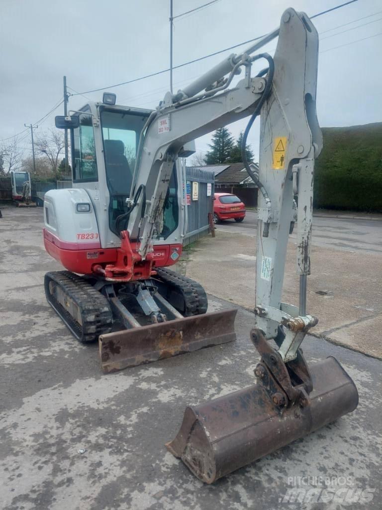 Takeuchi TB 230 소형 굴삭기 7톤 미만