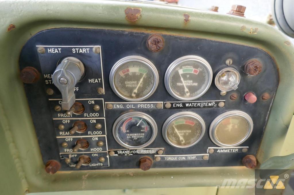 CAT D7F Ex-army 크롤러 도저