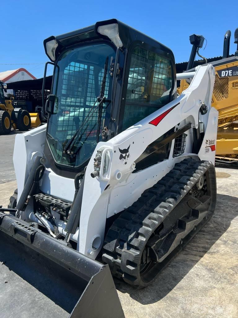 Bobcat T 590  스키드로더