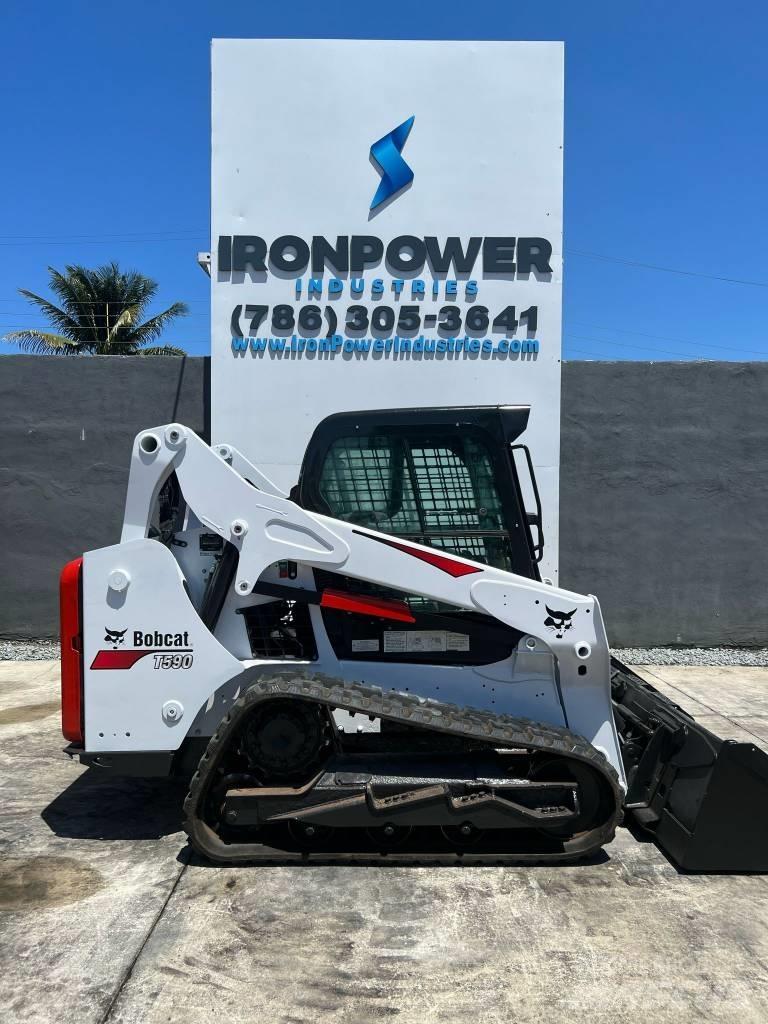 Bobcat T 590  스키드로더