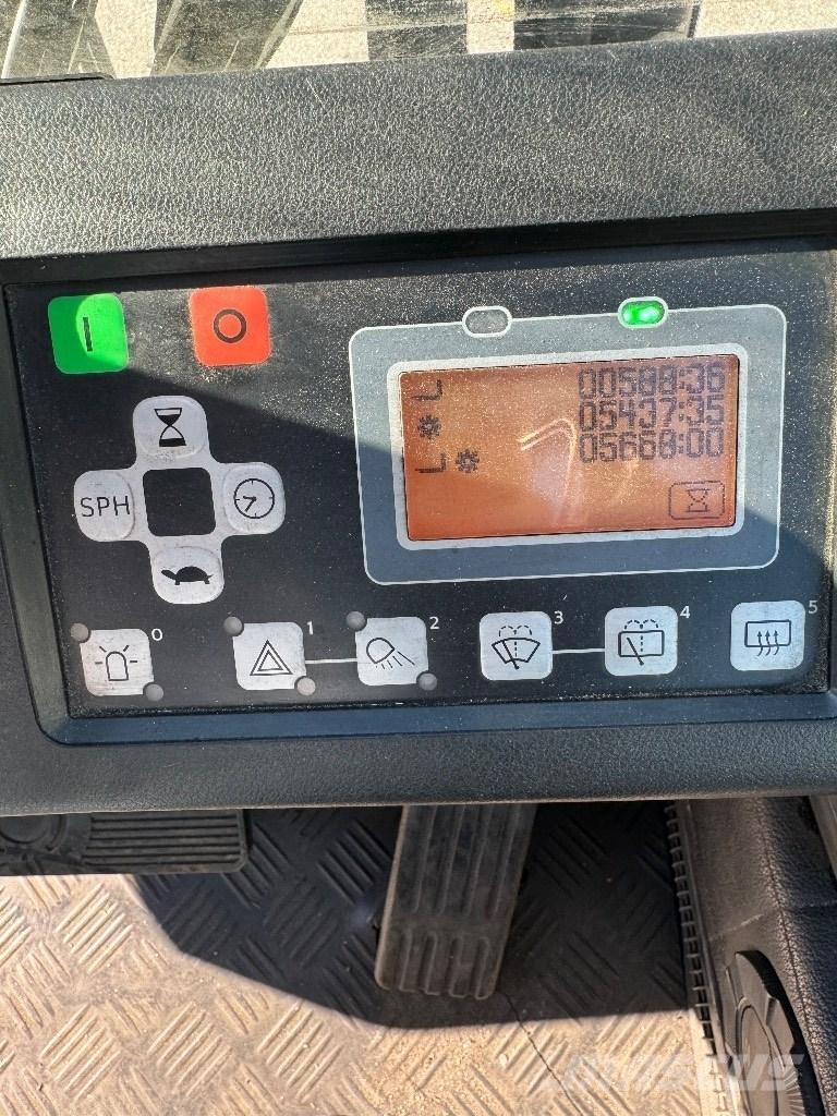 Toyota 8FBMT40 전동 지게차