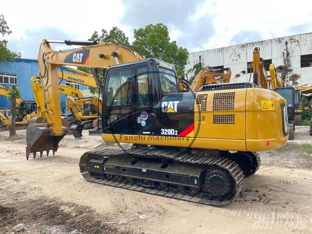 CAT 320 D 2 중형굴삭기 7톤-28톤