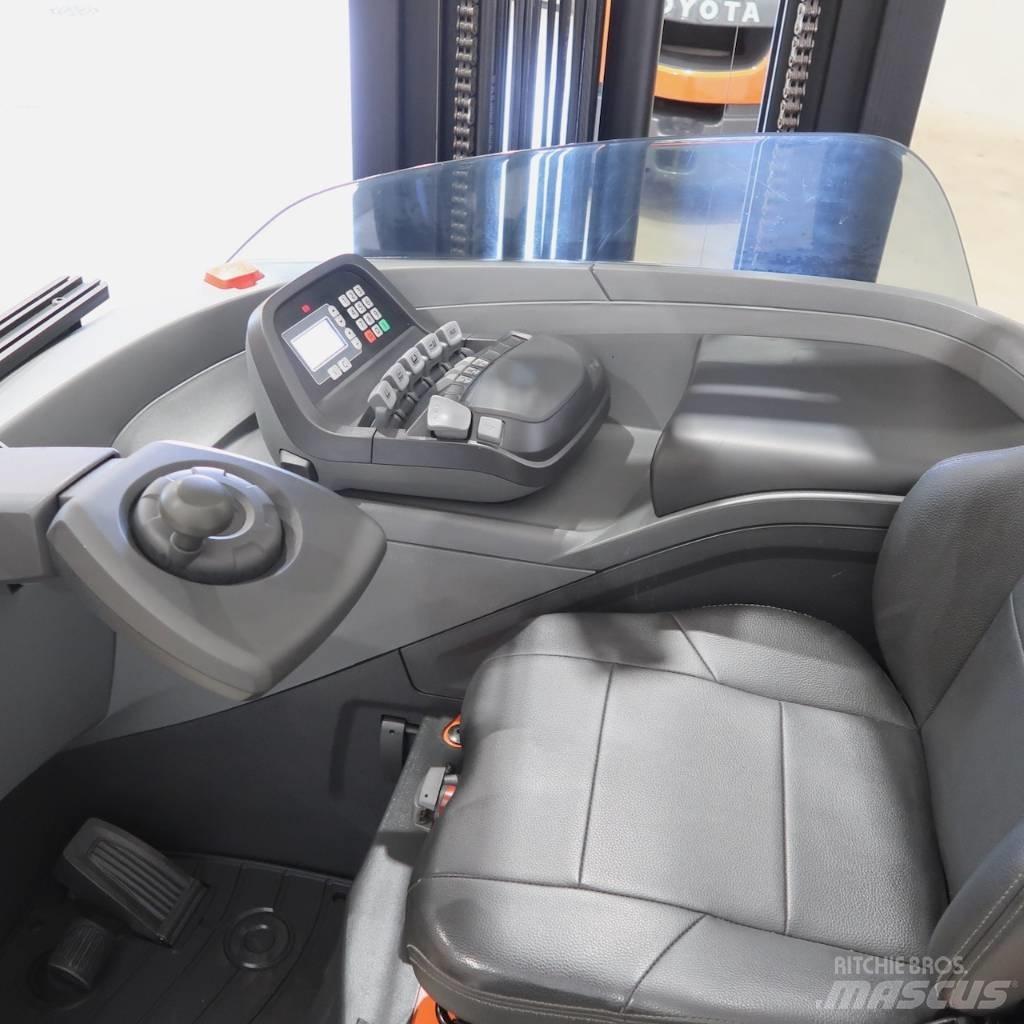 Toyota RRE200HC 리치 트럭