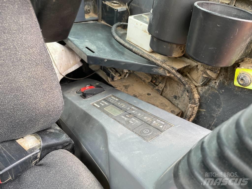 Komatsu PC 138 대형 굴삭기 29톤 이상