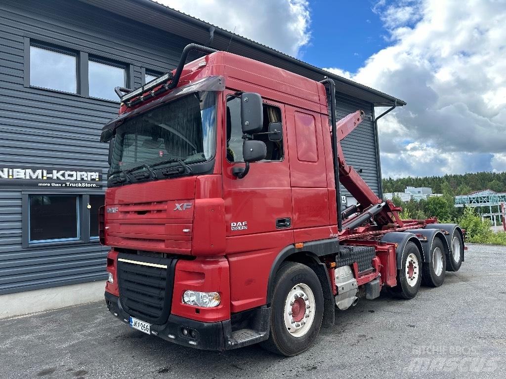 DAF XF105.410 8x2 훅 리프트 트럭