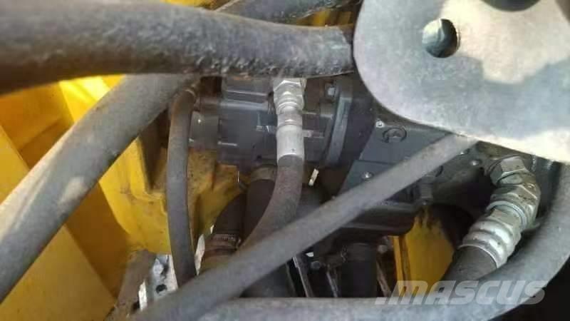 Komatsu PC 78 US 중형굴삭기 7톤-28톤