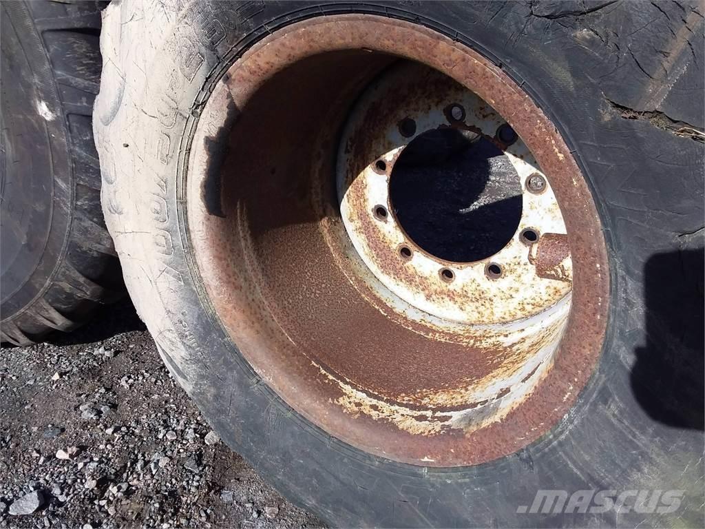 Valmet 860 24x26,5 타이어, 휠 및 림