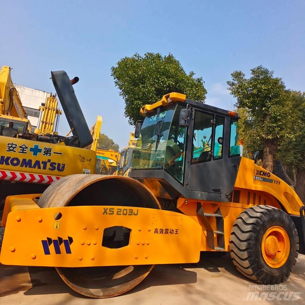 XCMG XS 202J 싱글 드럼 롤러
