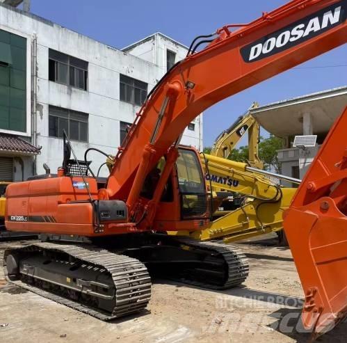 Doosan DX225LC 대형 굴삭기 29톤 이상