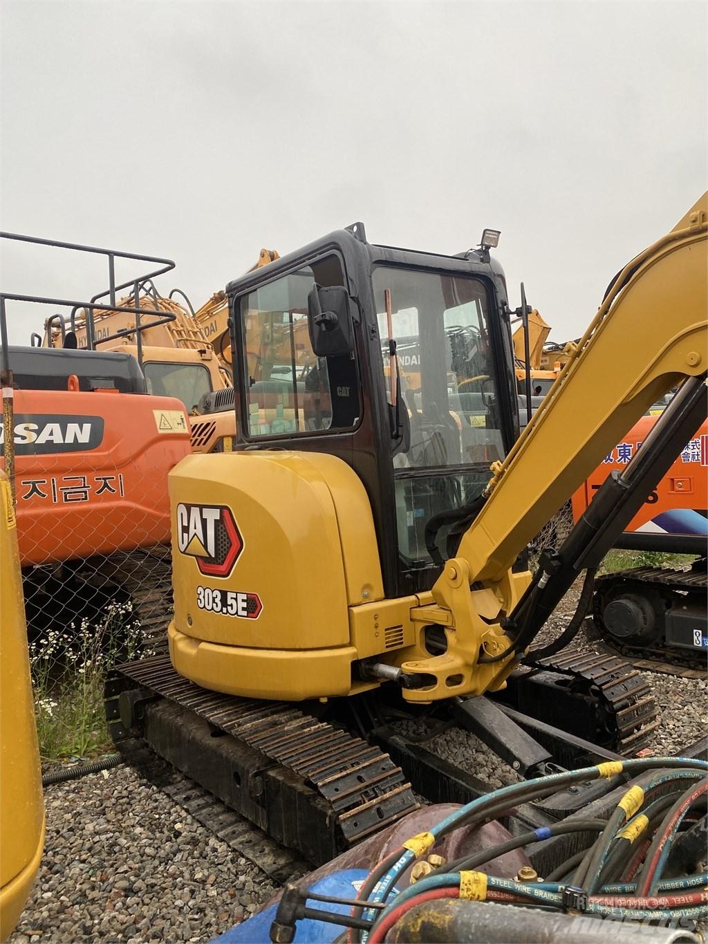 CAT 303E 대형 굴삭기 29톤 이상